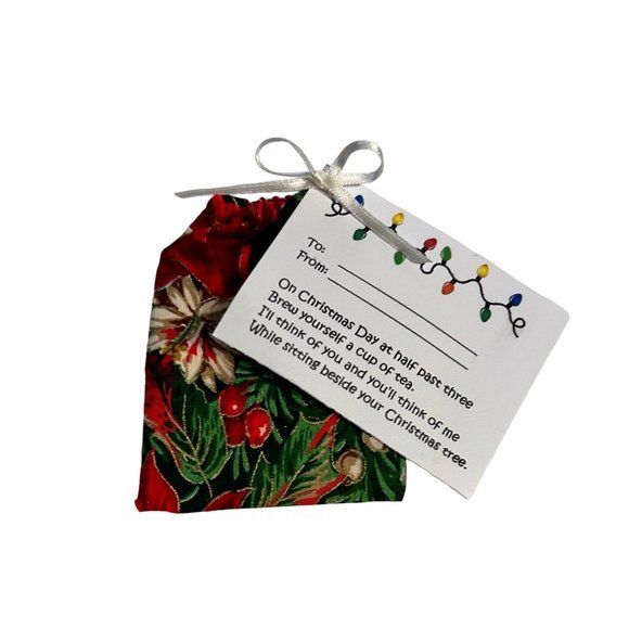 Handcrafted Christmas Fabric Gift Bags with Gift Tags - Picture 5 of 5